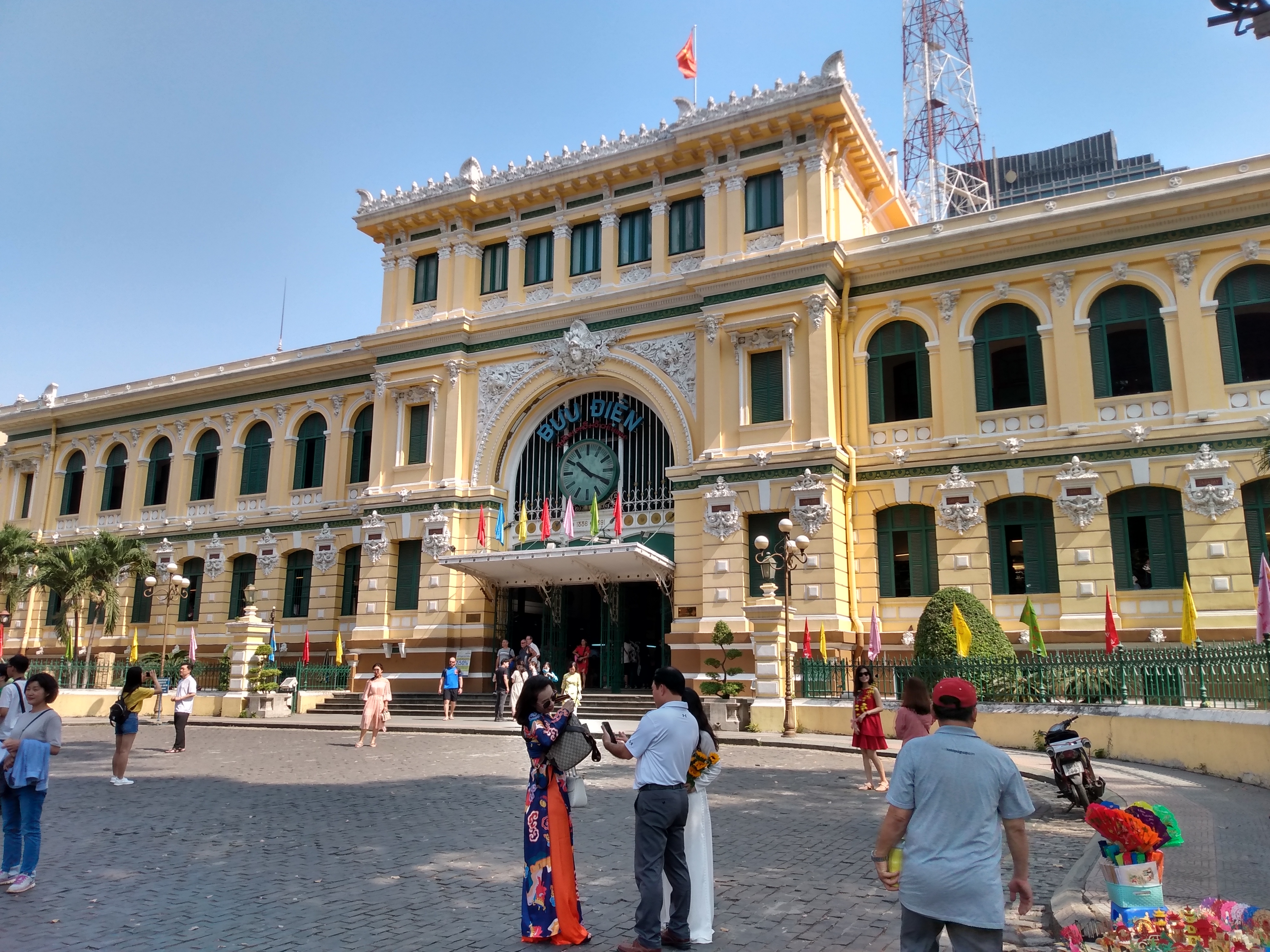 saigon central post office